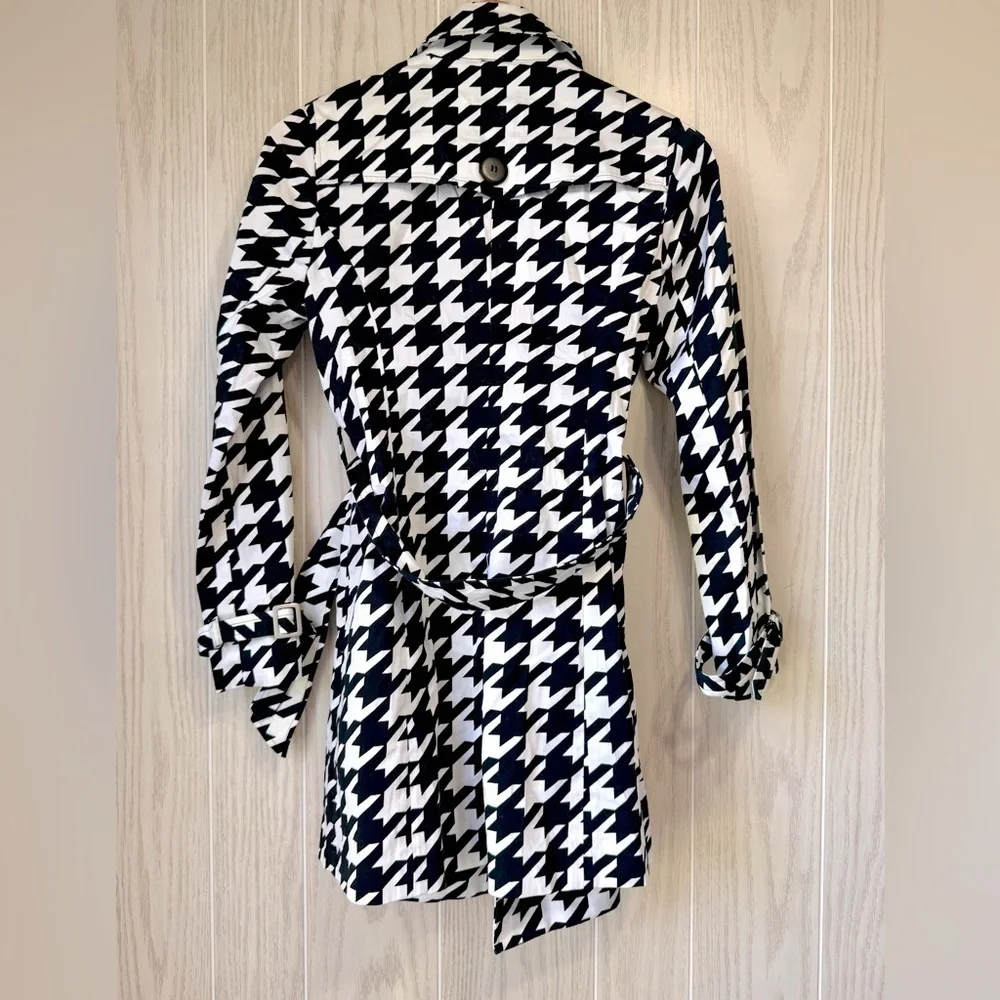 Vertigo Paris Women’s Black & White Houndstooth Belted Trench Coat Size S